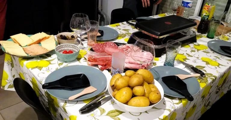 Raclette dinner scene 40